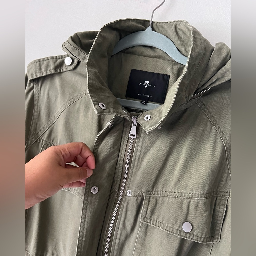 7 For All Mankind Army Green Utility Jacket Hoodie Cinch waist hem detail Sz M - Picture 5 of 11